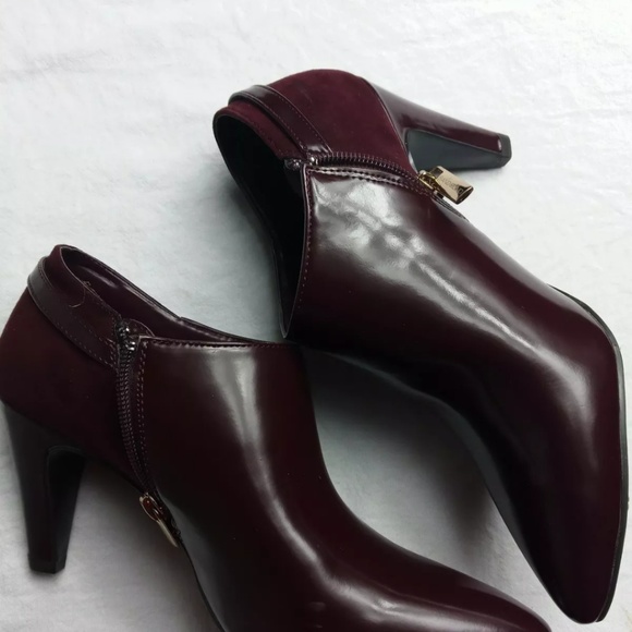 Women Ankle Boots size 8.5 Bandolino - Picture 2 of 8